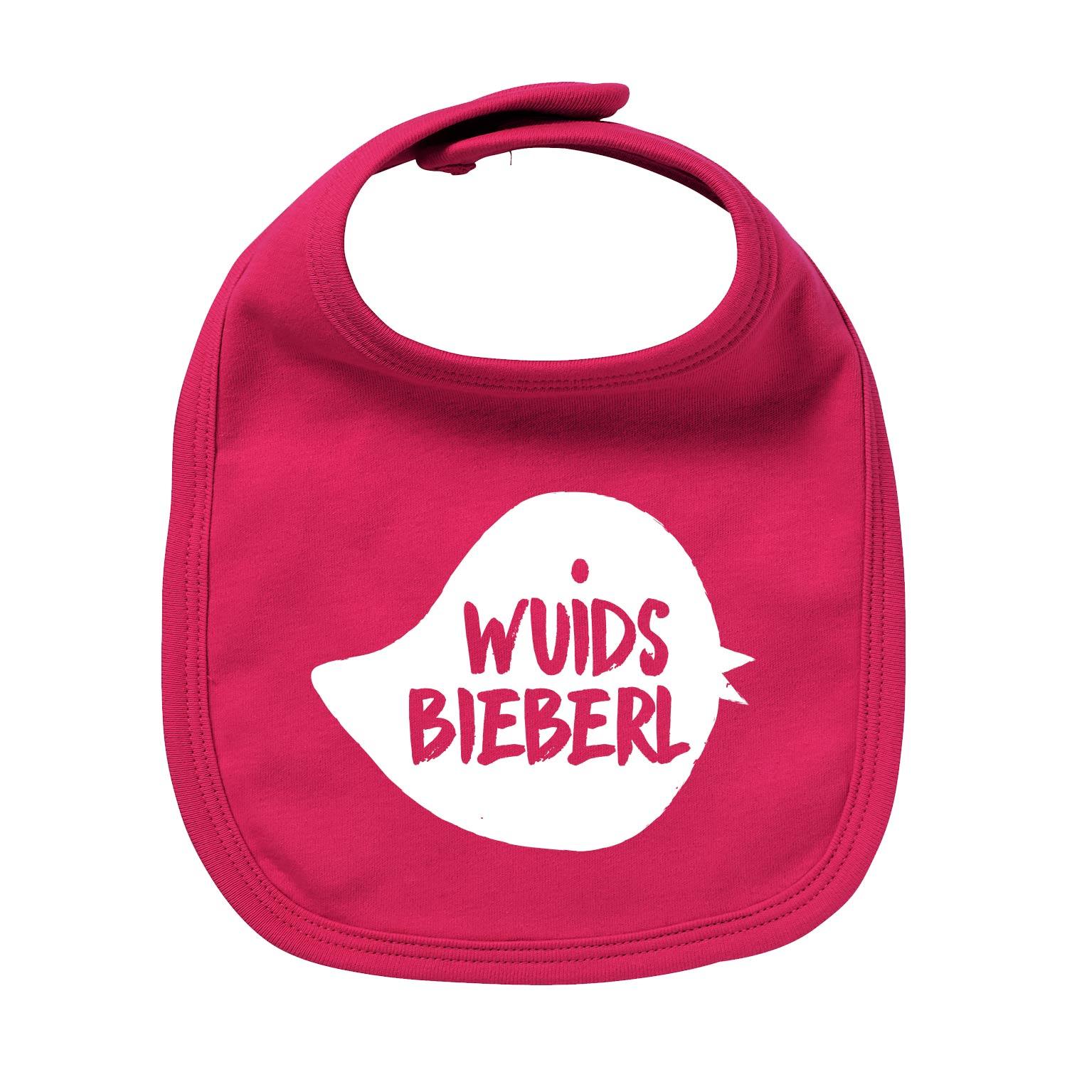 Weißes Baby-Lätzchen mit braunem Aufdruck „Wuids Bieberl“ und Herzmotiv, aus Bio-Baumwolle, rechteckig.