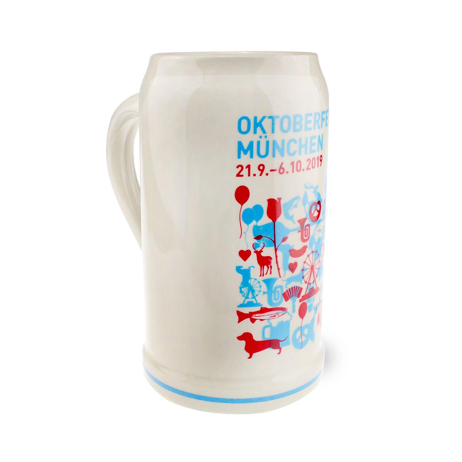 Oktoberfestkrug aus Steingut mit handgezogenem Griff und offiziellem Plakatmotiv von 2019, 1,0 Liter.