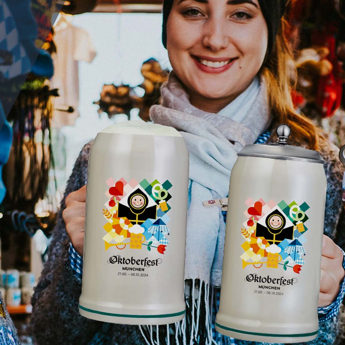 Oktoberfestkrug 2024 aus Steingut mit Zinndeckel, farbigem Plakatmotiv und geprägter Jahreszahl, 1 Liter