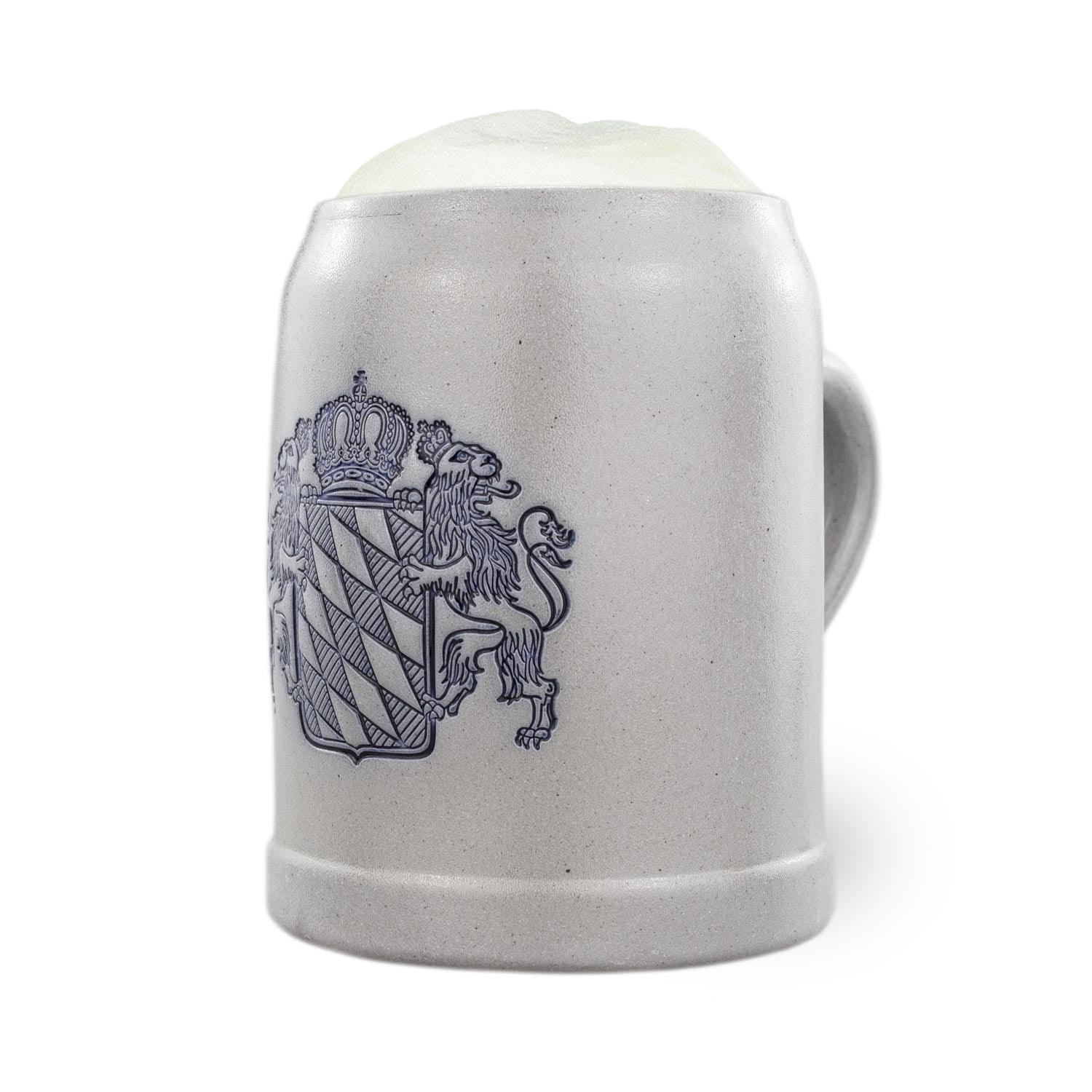 Traditioneller Bierkrug aus Steinzeug mit bayerischem Wappen-Prägemotiv, grau-beige, 0,5 Liter Fassungsvermögen.