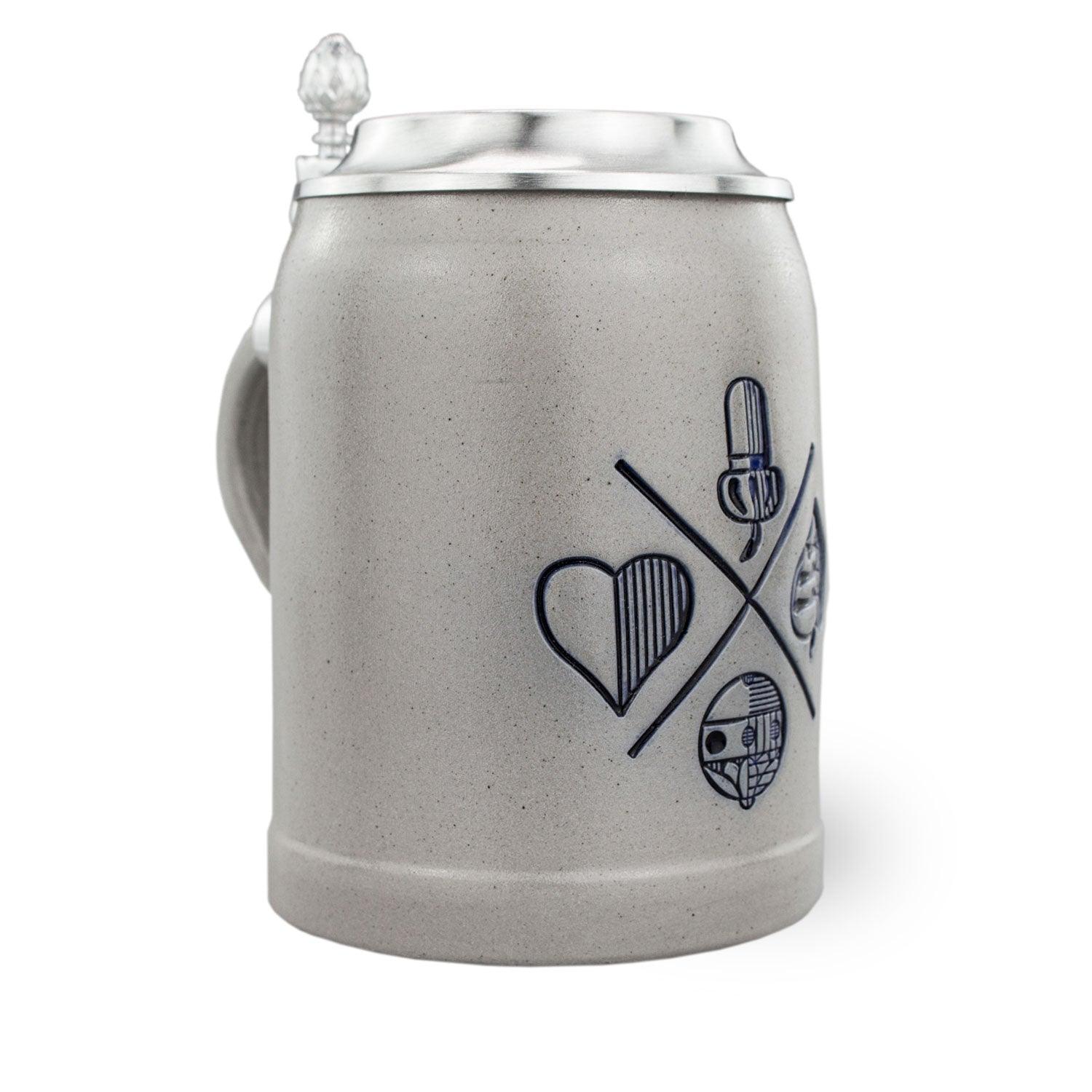 Steinbierkrug mit Zinndeckel und blauer Gravur „Bayrisch Blatt“, Salzglasur, individuell personalisierbar, 0,5 l.