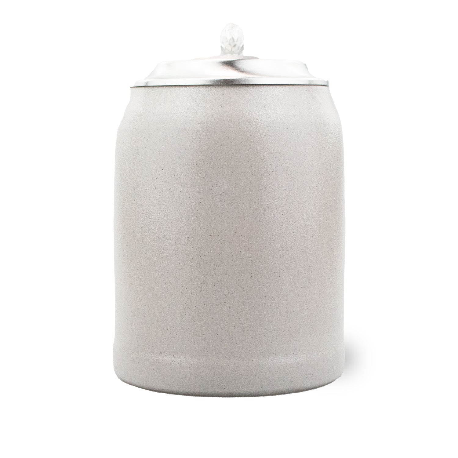 Hochwertiger Steinkrug aus Deutschland mit individuell gravierbarem Zinndeckel, Fassungsvermögen 0,5 Liter.