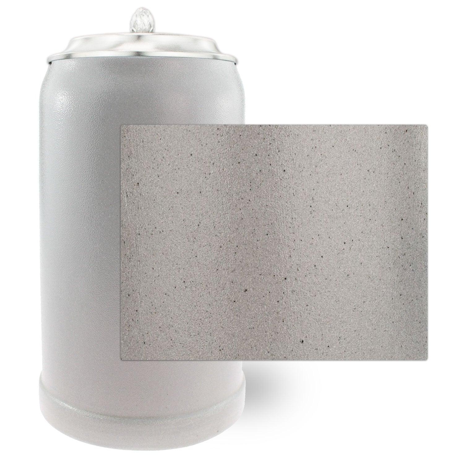 Steinbierkrug mit Zinndeckel, Gravur „Mei Lebensgfui“, Salzglasur, Henkel, zylindrische Form, 1,0 Liter.