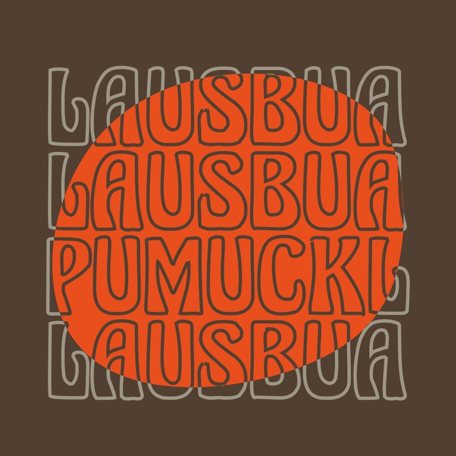 Pumuckl Herren T-Shirt "Lausbua" mit orangem Kreis und dunklem Schriftzug auf braunem Hintergrund.
