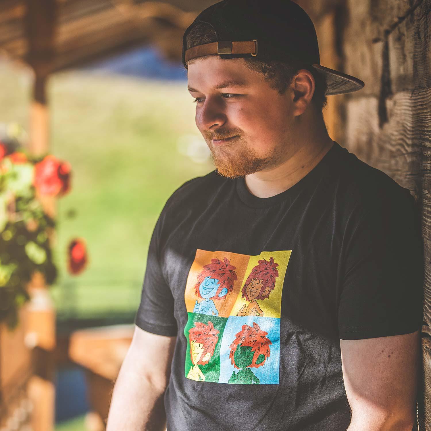 Herren T-Shirt mit Pop Art-Pumuckl-Motiv, Rundhalsausschnitt, aus 100 % Bio-Baumwolle, Grammatur 180 g/m².