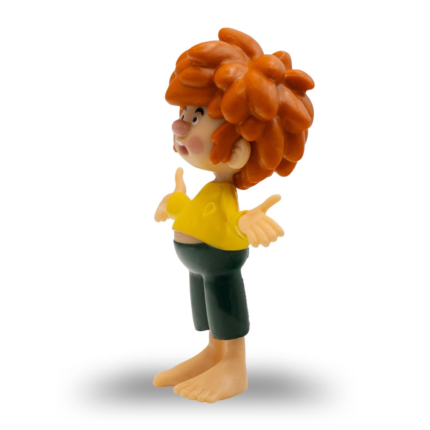 Detailansicht der 7 cm großen Pumuckl-Figur "fragend" mit rotem Haar, gelbem Hemd und grüner Hose