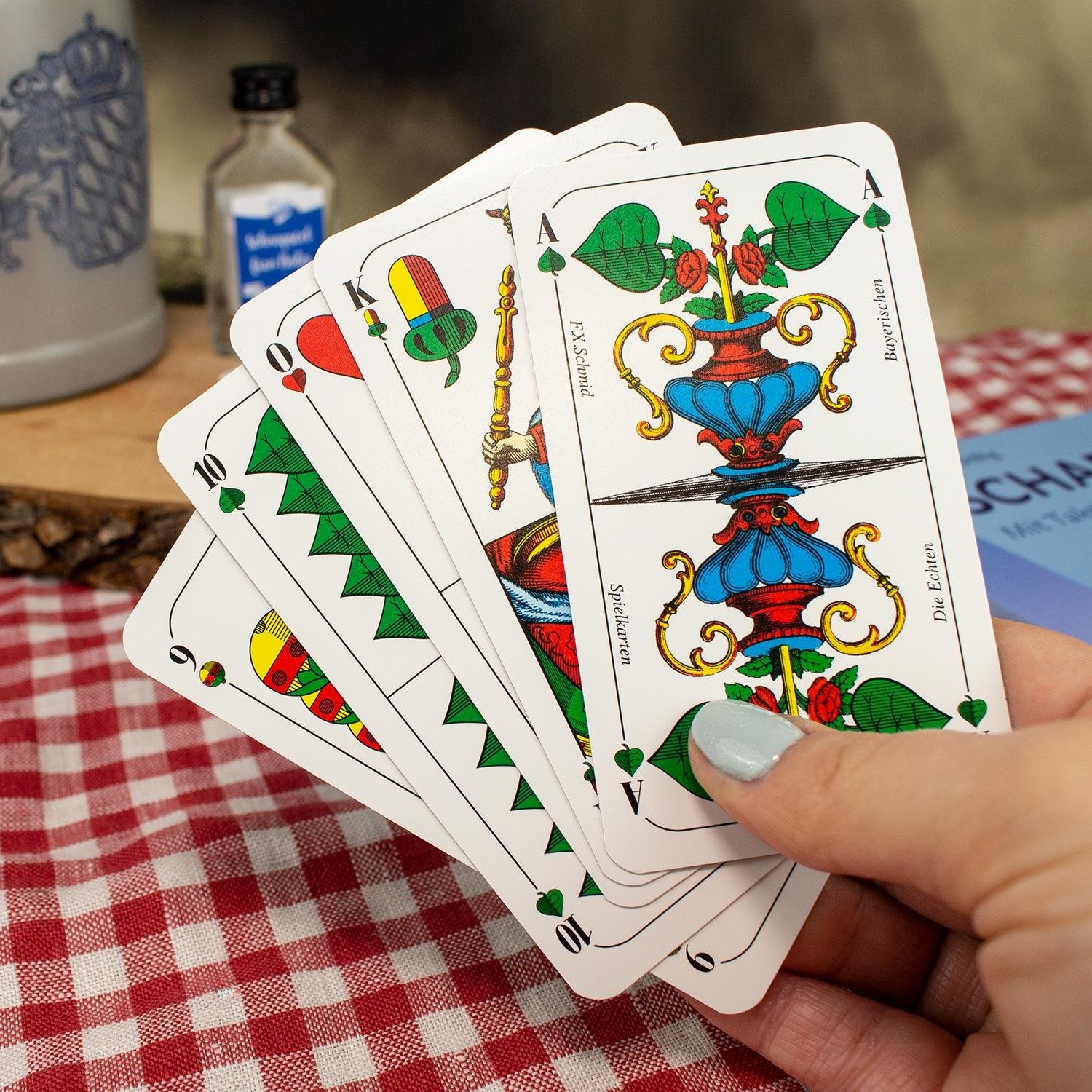 Original bayerische Schafkopfkarten mit 36 Spielkarten, Motiv „Bayerisches Blatt“, Rückseite mit Rautenmuster.