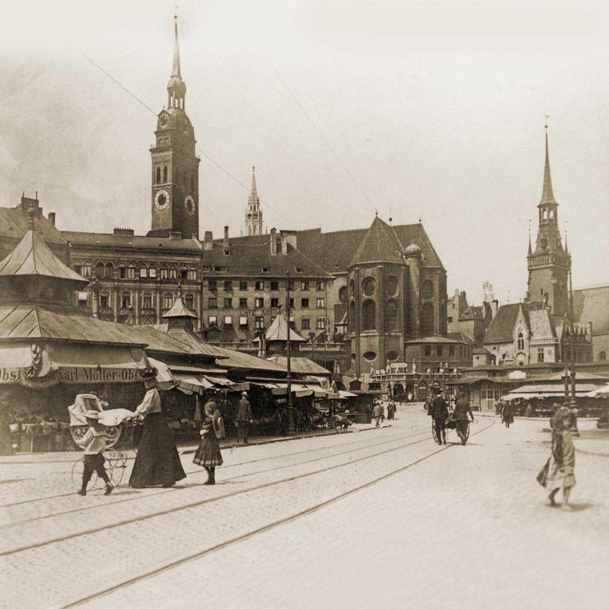 Loser Kräutertee mit getrockneten Blüten und Blättern in natürlicher Optik, Mischung aus bayerischen Kräutern, 75 g.