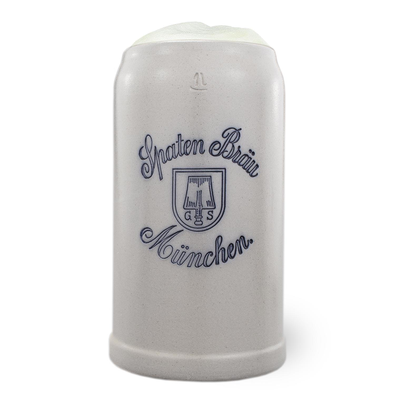 Salzglasierter Steinkrug mit reliefartigem „Spaten-Bräu München“-Schriftzug und Wappen, zylindrisch, grau-blau, 1,0 Liter.