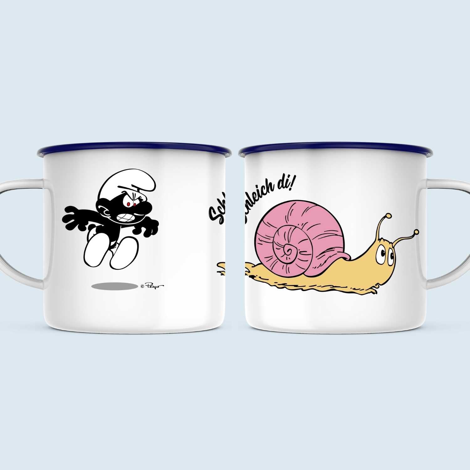 Emaille-Tasse mit Schlumpf-Motiv und Schriftzug „Schleich di“, blauem Rand, ca. 330 ml, Ø 8 cm, H 8 cm.