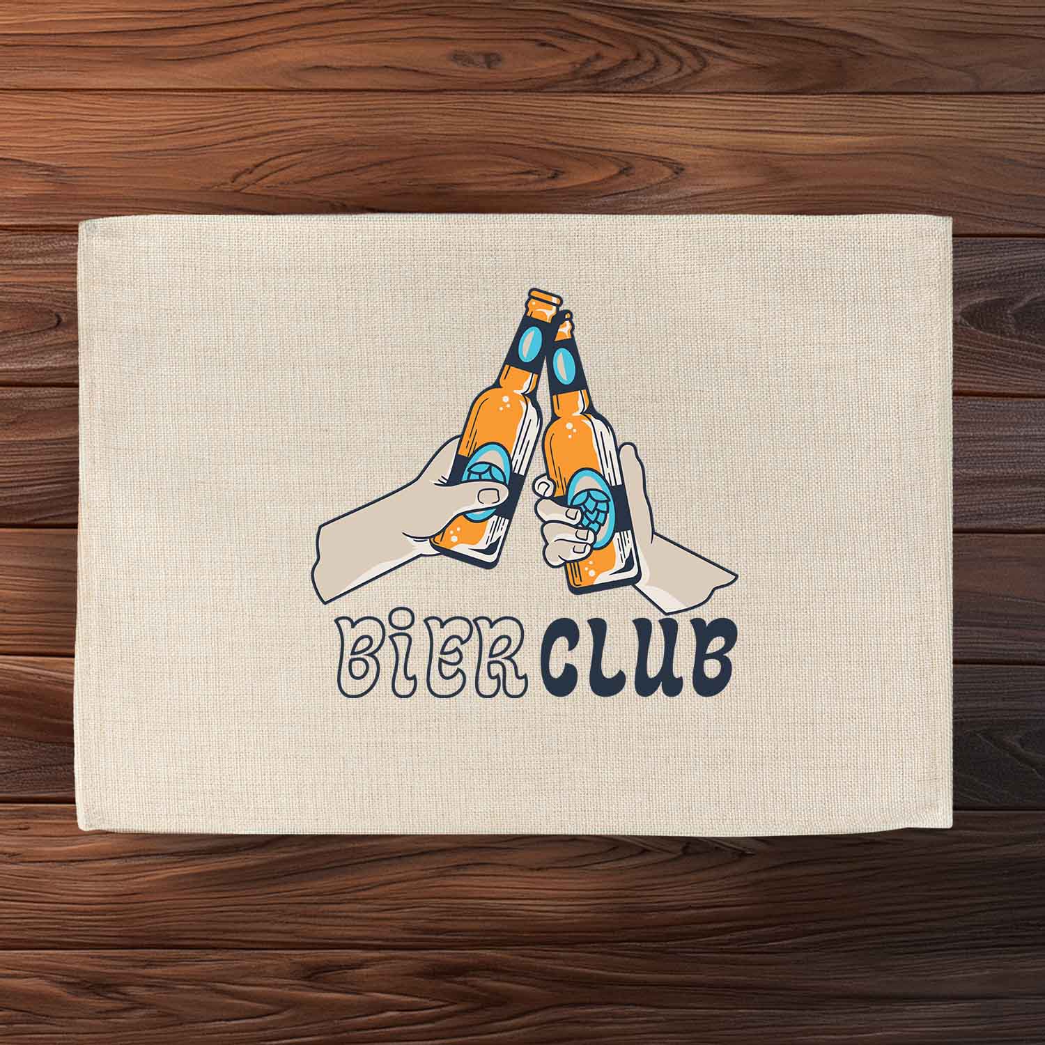 Abwaschbares Tischset mit Aufschrift „Bier Club“, bayerischem Design und individueller Namenszeile im Jute-Look.