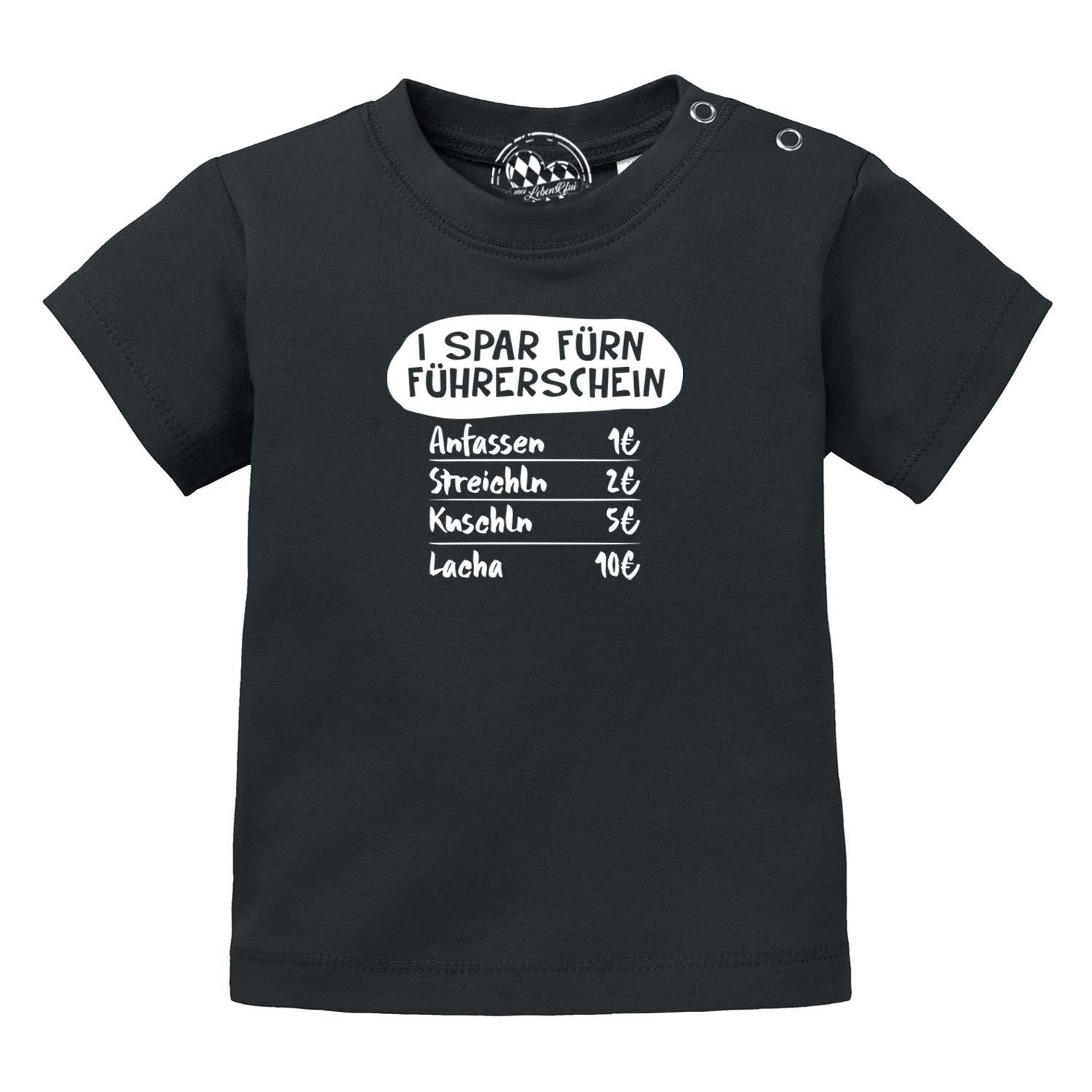 Weißes Baby-T-Shirt mit blauem Aufdruck „I spar fürn Führerschein…“, Rundhalsausschnitt, Bio-Baumwolle, Siebdruck.