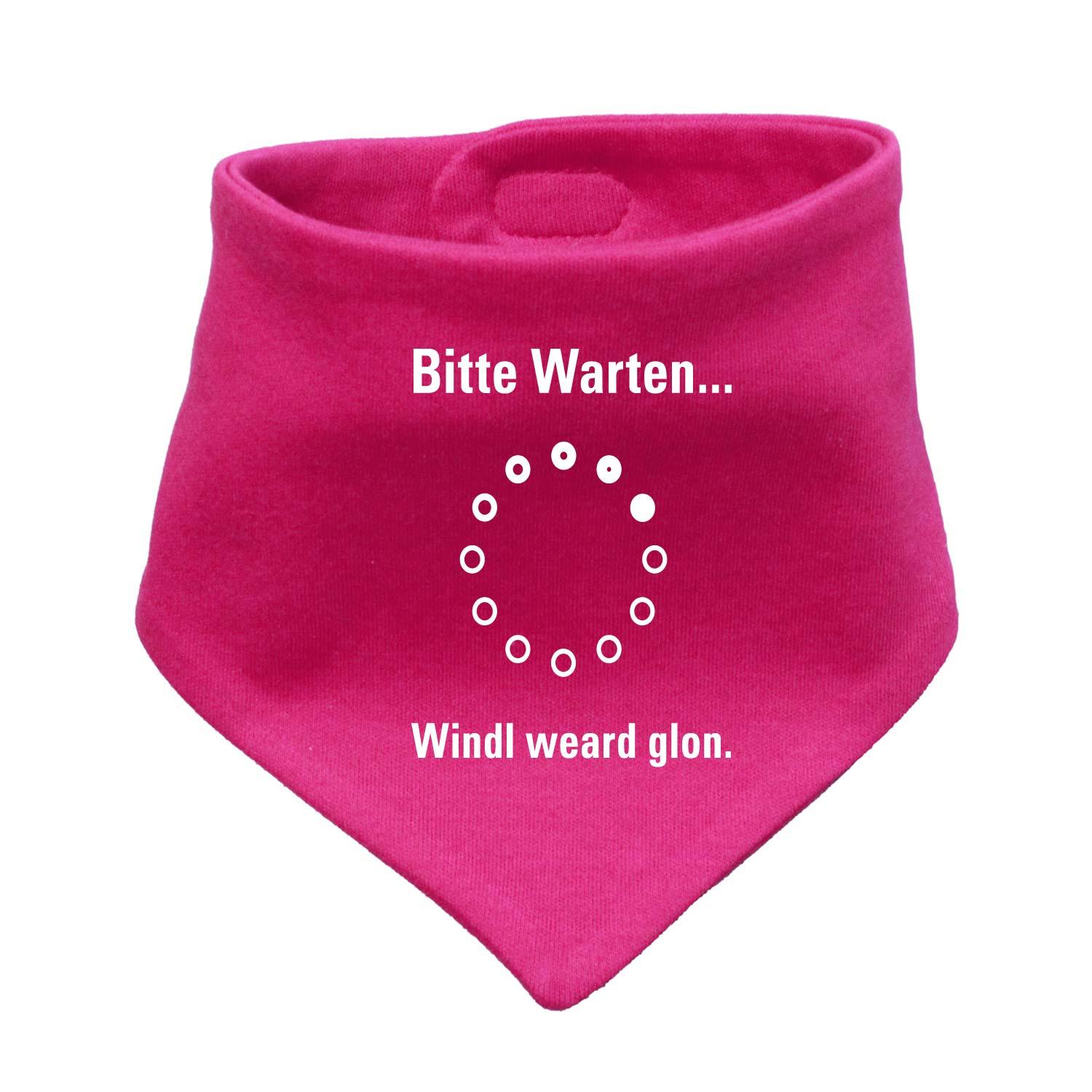 Babyhalstuch in Dreiecksform mit weißem Aufdruck „Bitte wartn...“ auf rotem Stoff, aus weicher Baumwolle.