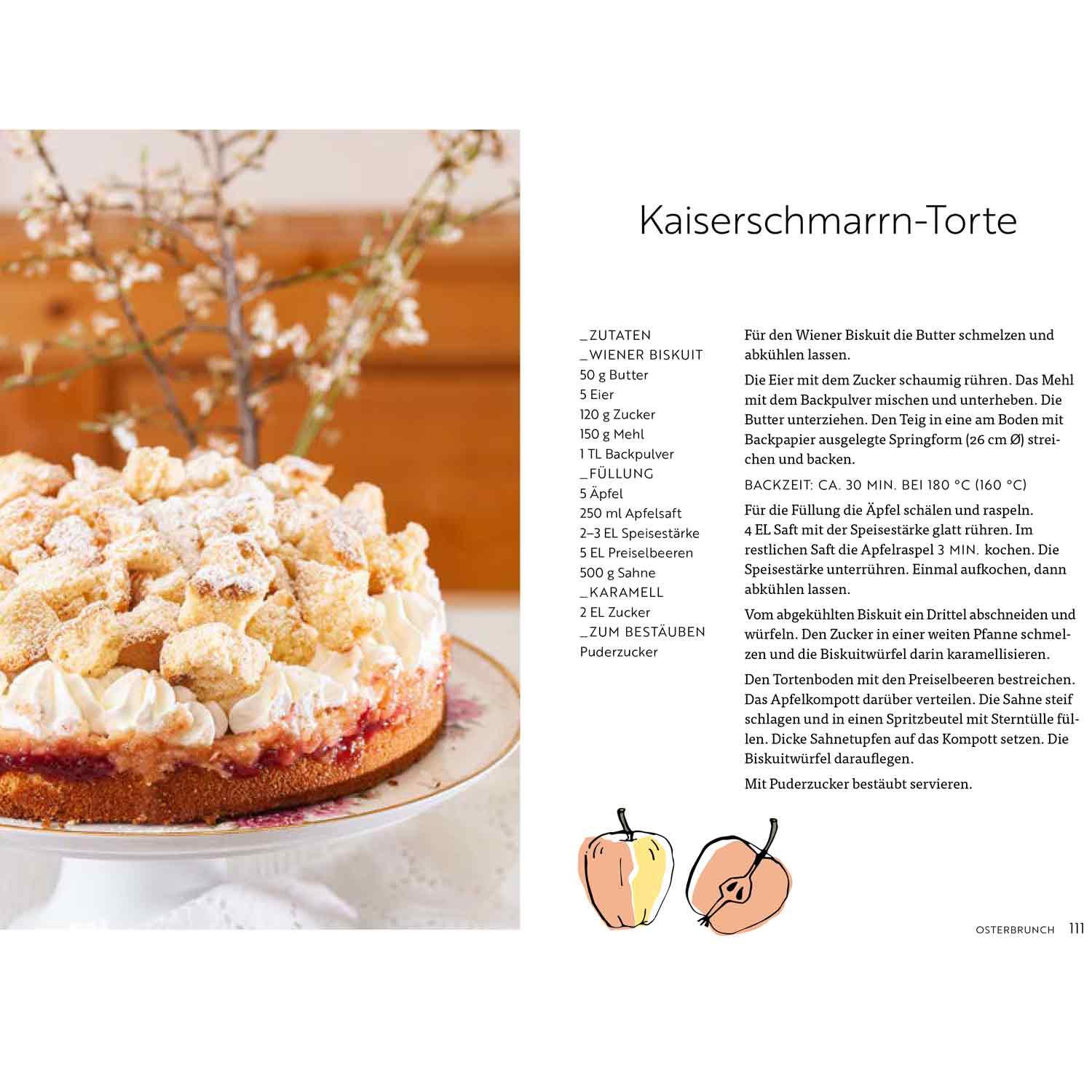 Bayerisch Veggie Kaiserschmarrn-Torte mit Fruchtfüllung, Sahnetupfen und Puderzucker auf Tortenständer.