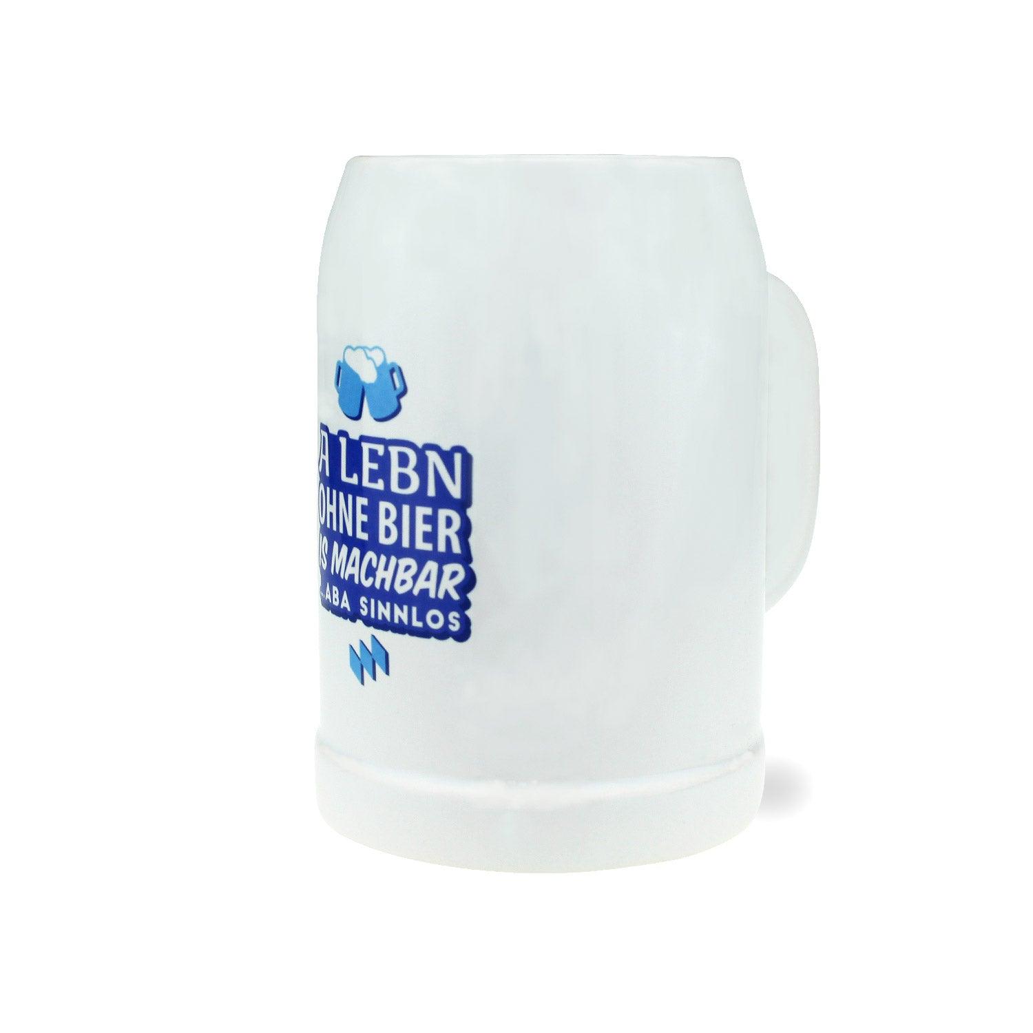 Weißer Bierkrug aus Keramik mit schwarzem Schriftzug „ohne Bier“, zylindrische Form, ca. 0,5 l, 126 mm hoch.