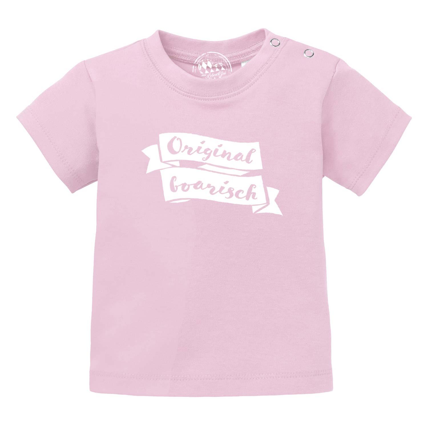 Rosa Baby T-Shirt Original boarisch mit weissem Aufdruck und praktischen Druckknöpfen an der Schulter.