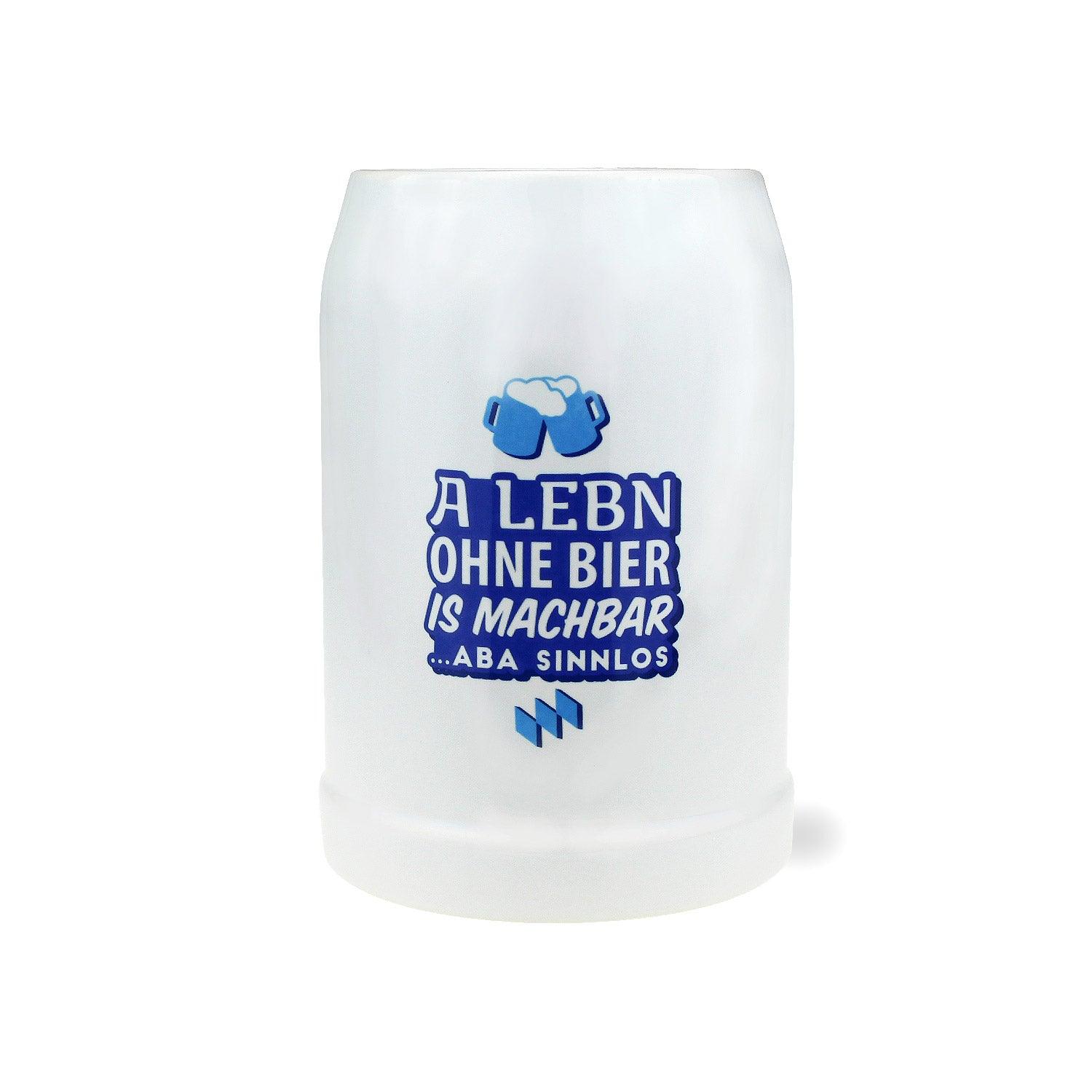 Hellgrauer Bierkrug aus Keramik mit Standardform und schwarzem Aufdruck „ohne Bier“, Fassungsvermögen 0,5 l.