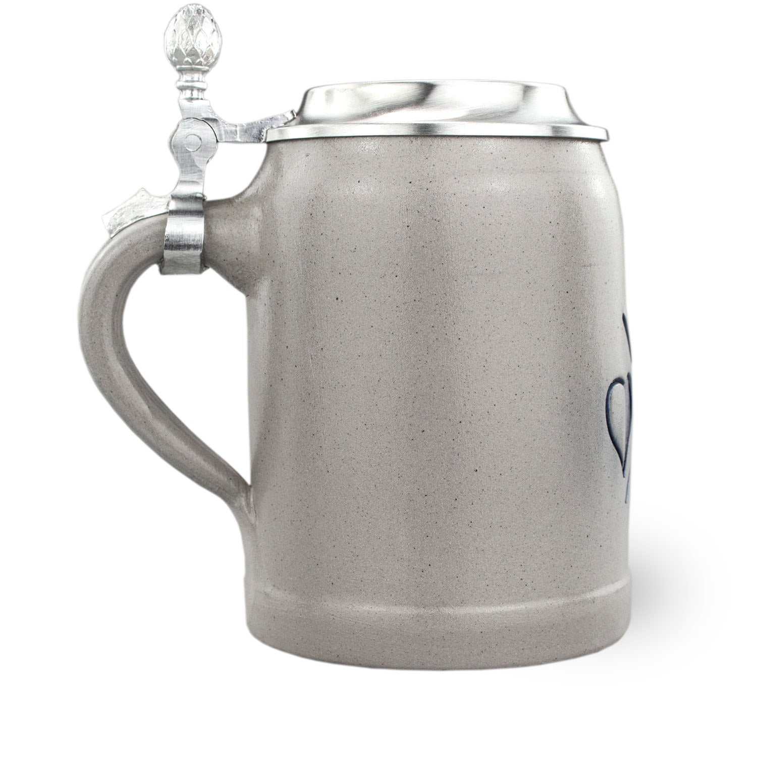 Traditioneller Steinkrug mit gravierbarem Zinndeckel, detailreichem Schafkopf-Motiv und bayerischem Blatt, 0,5 Liter.