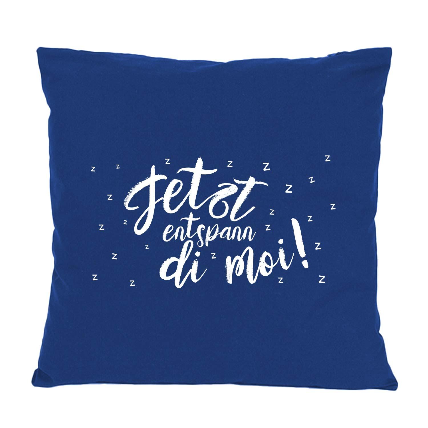 Dunkelblaues Kissen Entspann di moi mit weißem Schriftzug Jetzt entspann di moi und kleinen Zzz-Symbolen.