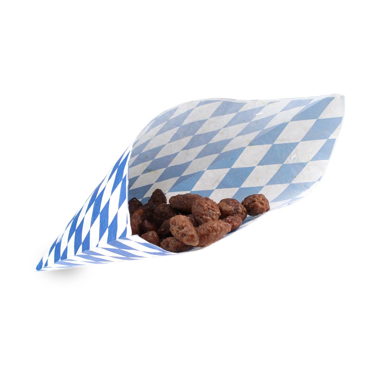 Gebrannte Mandeln mit Zucker und Zimt im goldbraunen Karamellmantel, verpackt in weiß-blauer Papierspitz­tüte, 100 g.