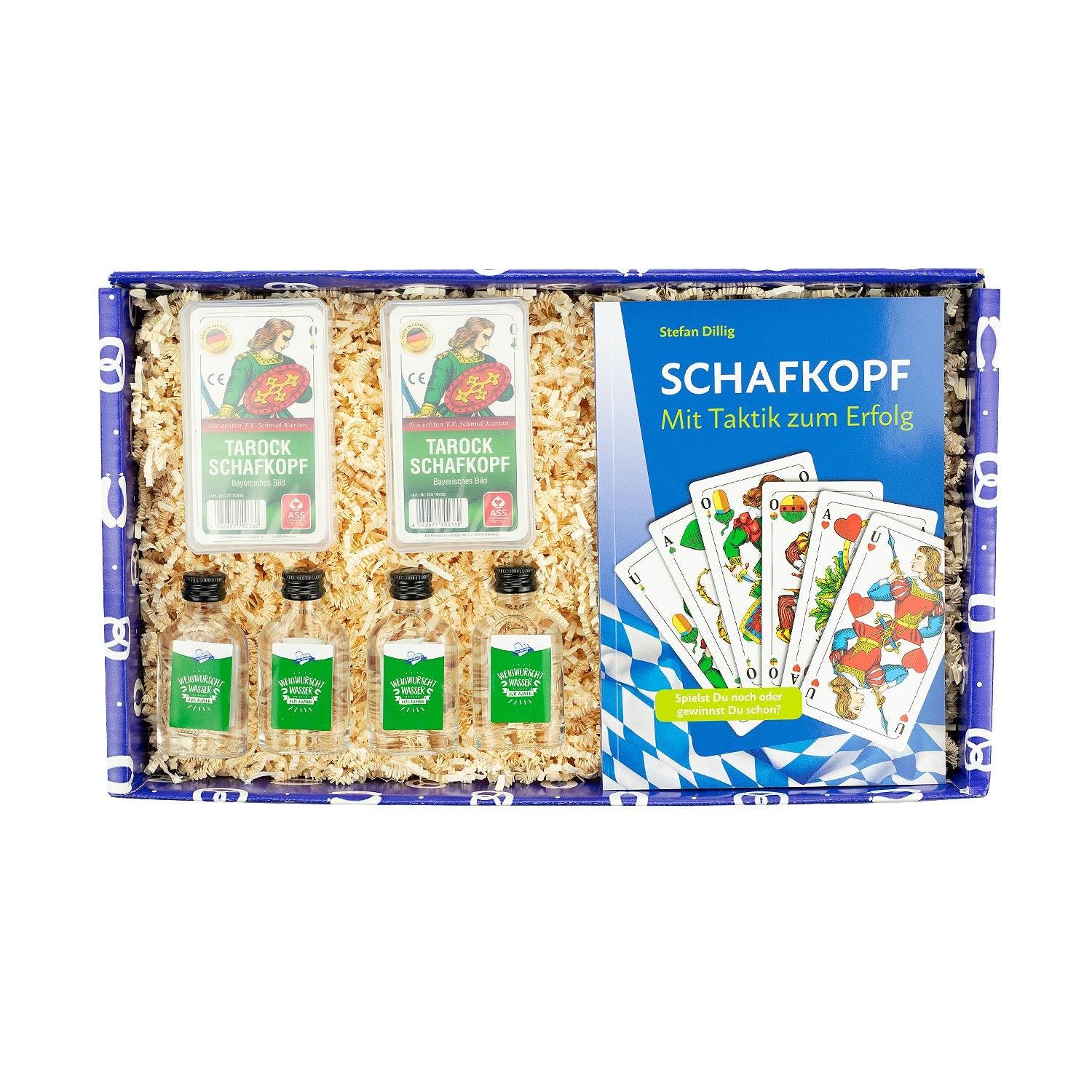 Bayerische Geschenkbox mit Buch „Mit Taktik zum Erfolg“ und zwei Sets Schafkopfkarten in Kartonbox.