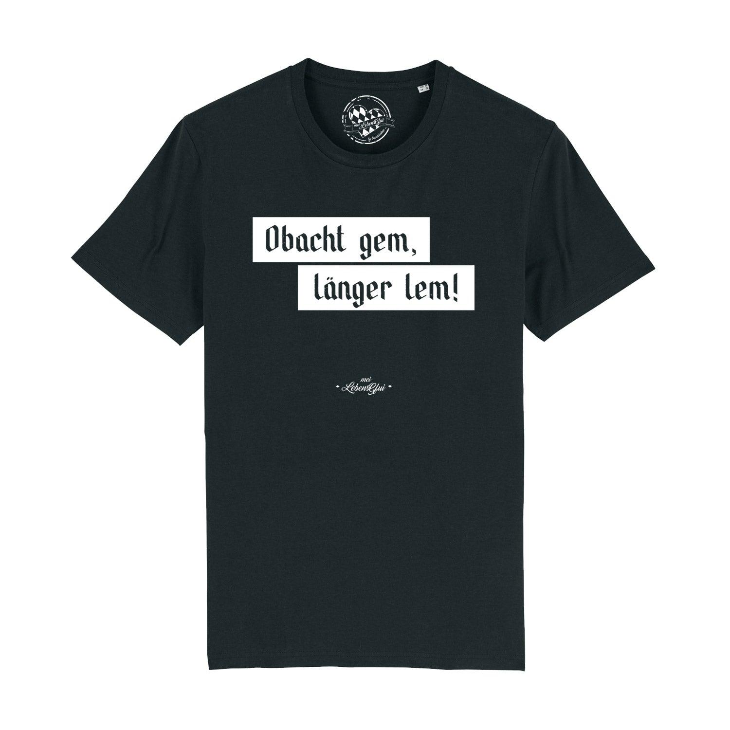 Herren T-Shirt mit dem bayerischen Schriftzug „Obacht gem...”, Rundhalsausschnitt, aus 100 % Bio-Baumwolle.