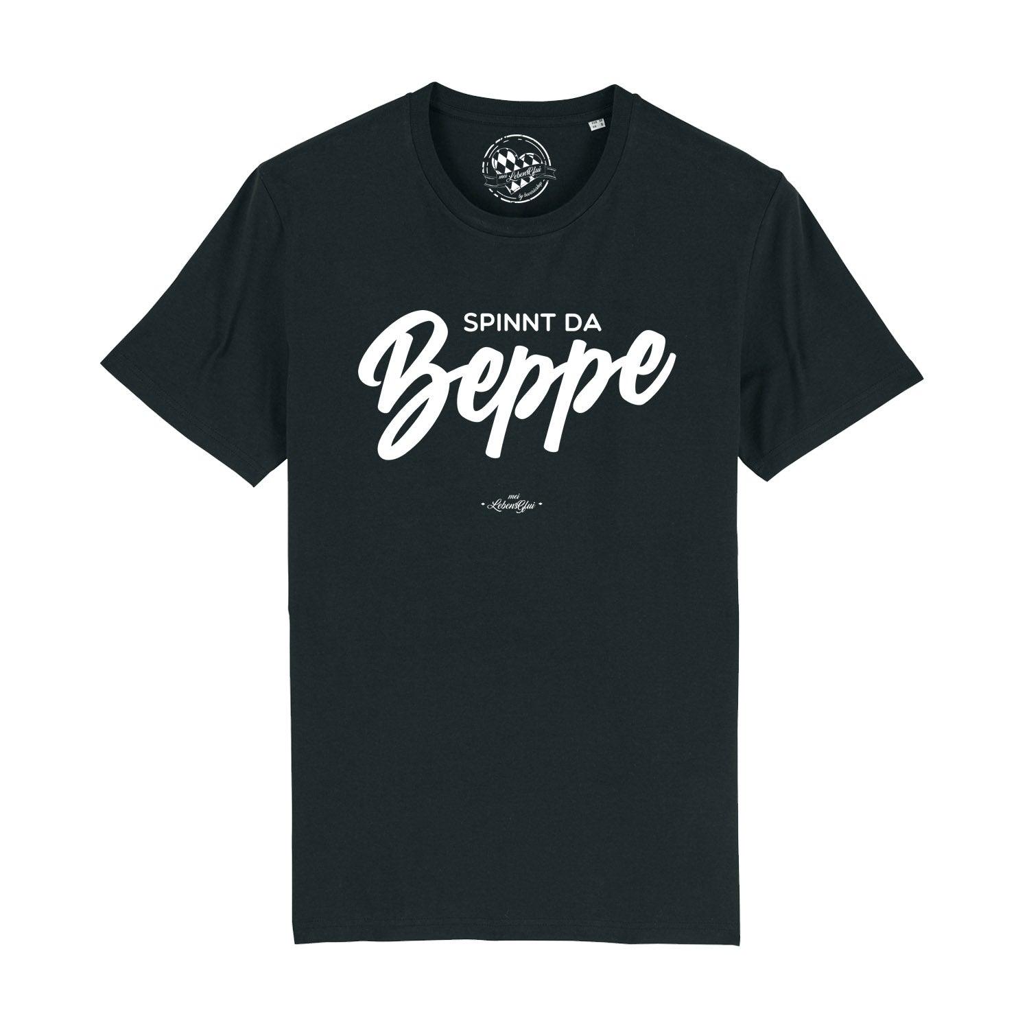 Schwarzes Herren-T-Shirt mit weißem Schriftzug „Spinnt da Beppe“, aus 100 % Bio-Baumwolle, modern geschnitten.