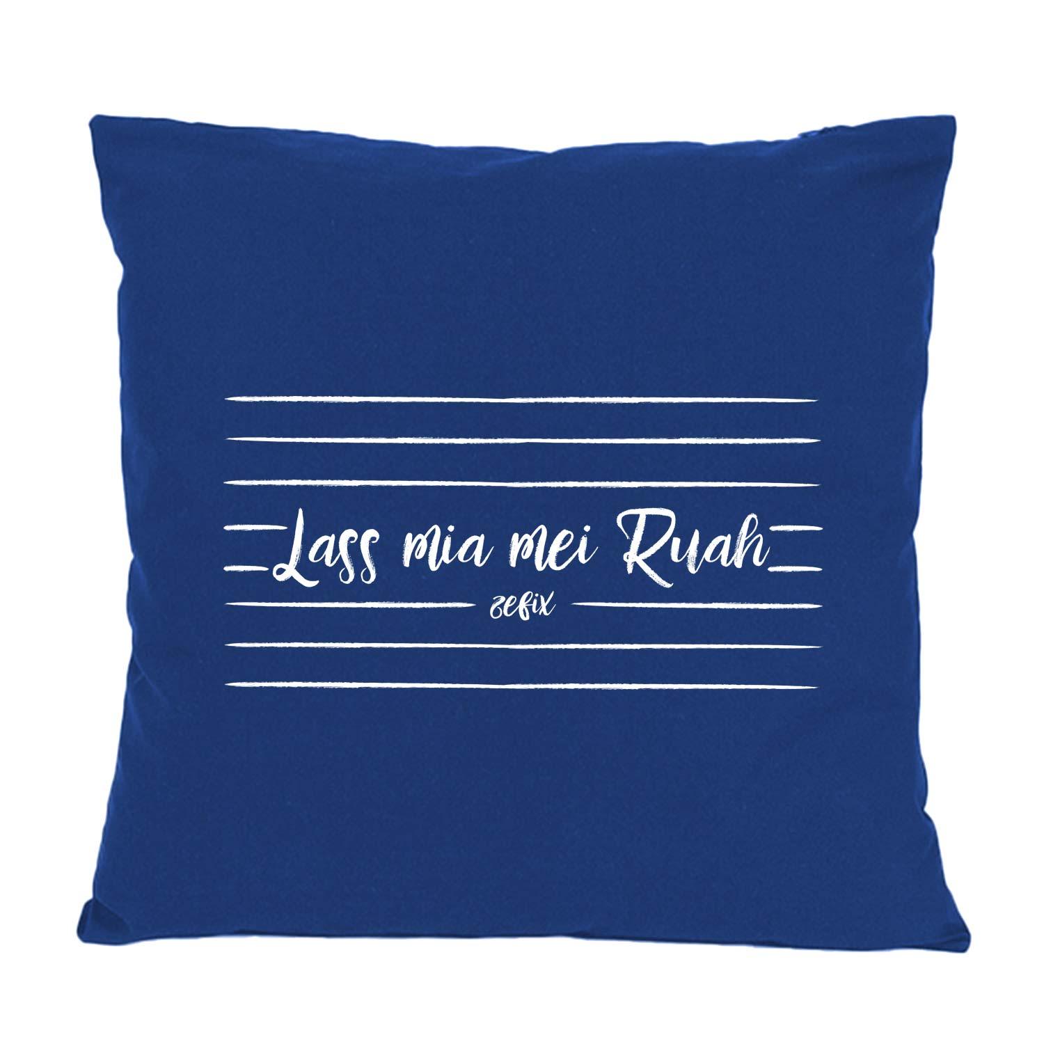 Quadratisches Dekokissen mit sichtbarem Schriftzug „Lass mia mei Ruah…“ in Weiß auf unifarbenem Untergrund, 100 % Baumwolle, ca. 40 × 40 cm.