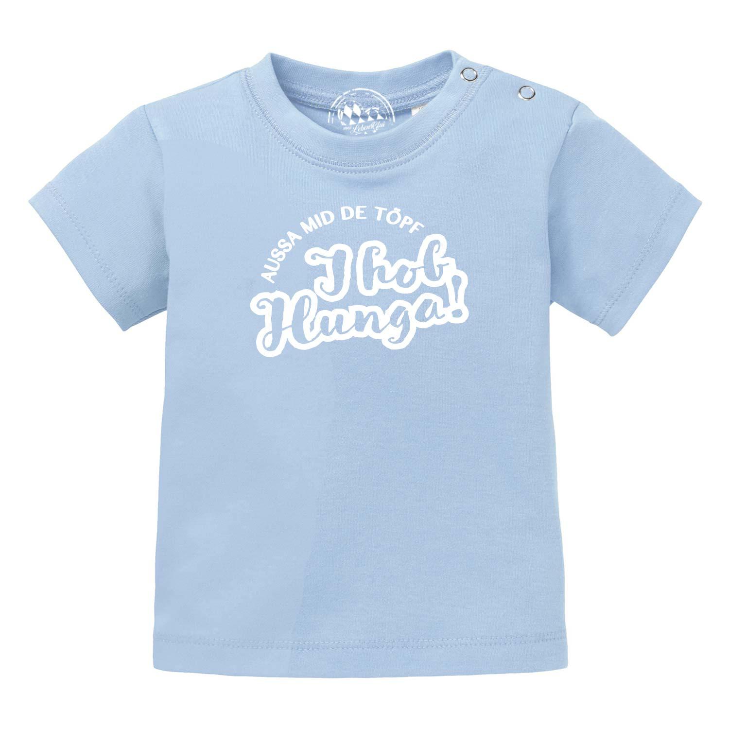 Helles Baby T-Shirt "Aussa mid de Töpf…" in hellblau mit weißem Spruch und praktischen Druckknöpfen.