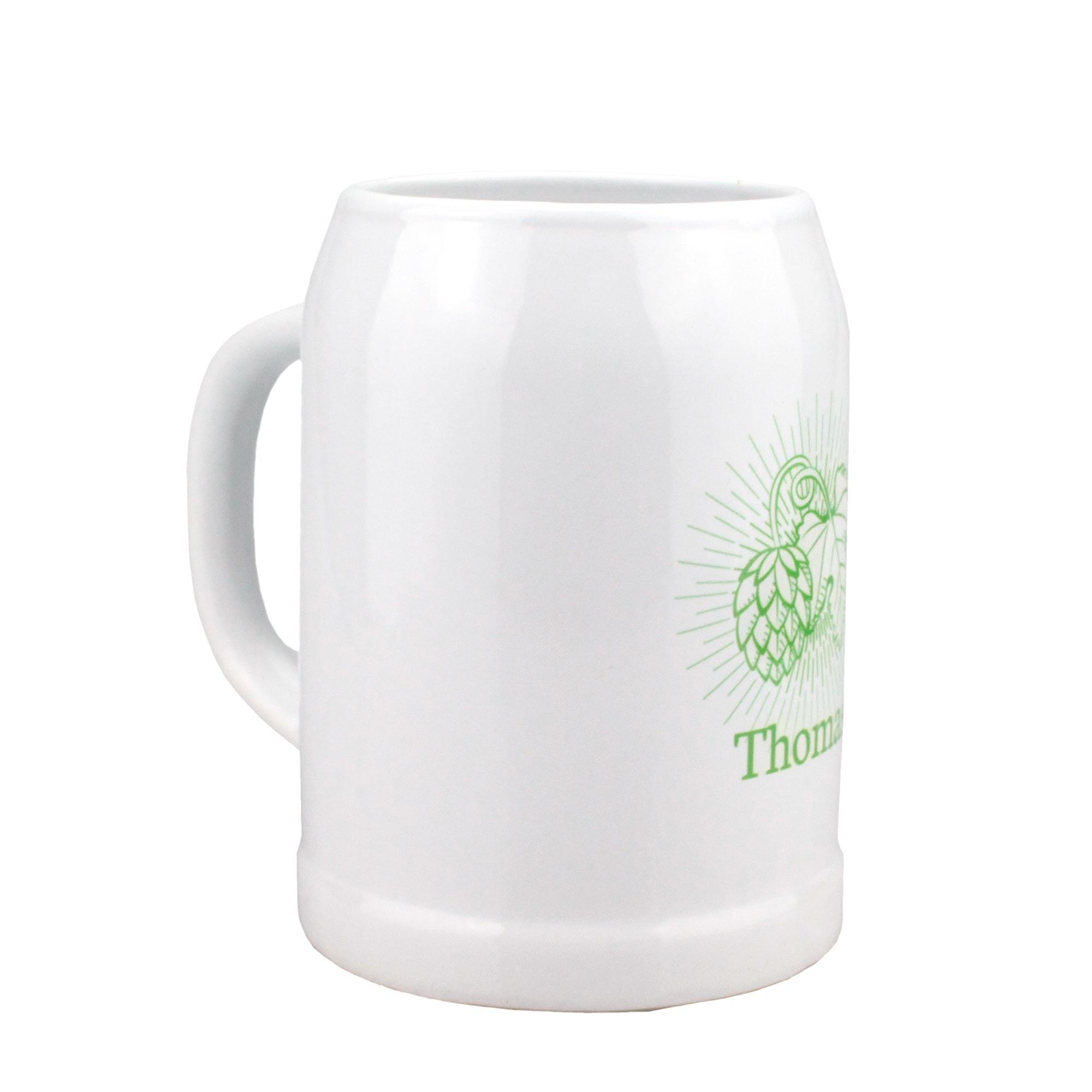 Personalisierter Bierkrug aus Keramik mit Henkel, mattgrau, 0,5 L, mit Gravur „Mei Hopfenkriagal“ und Wunschname.