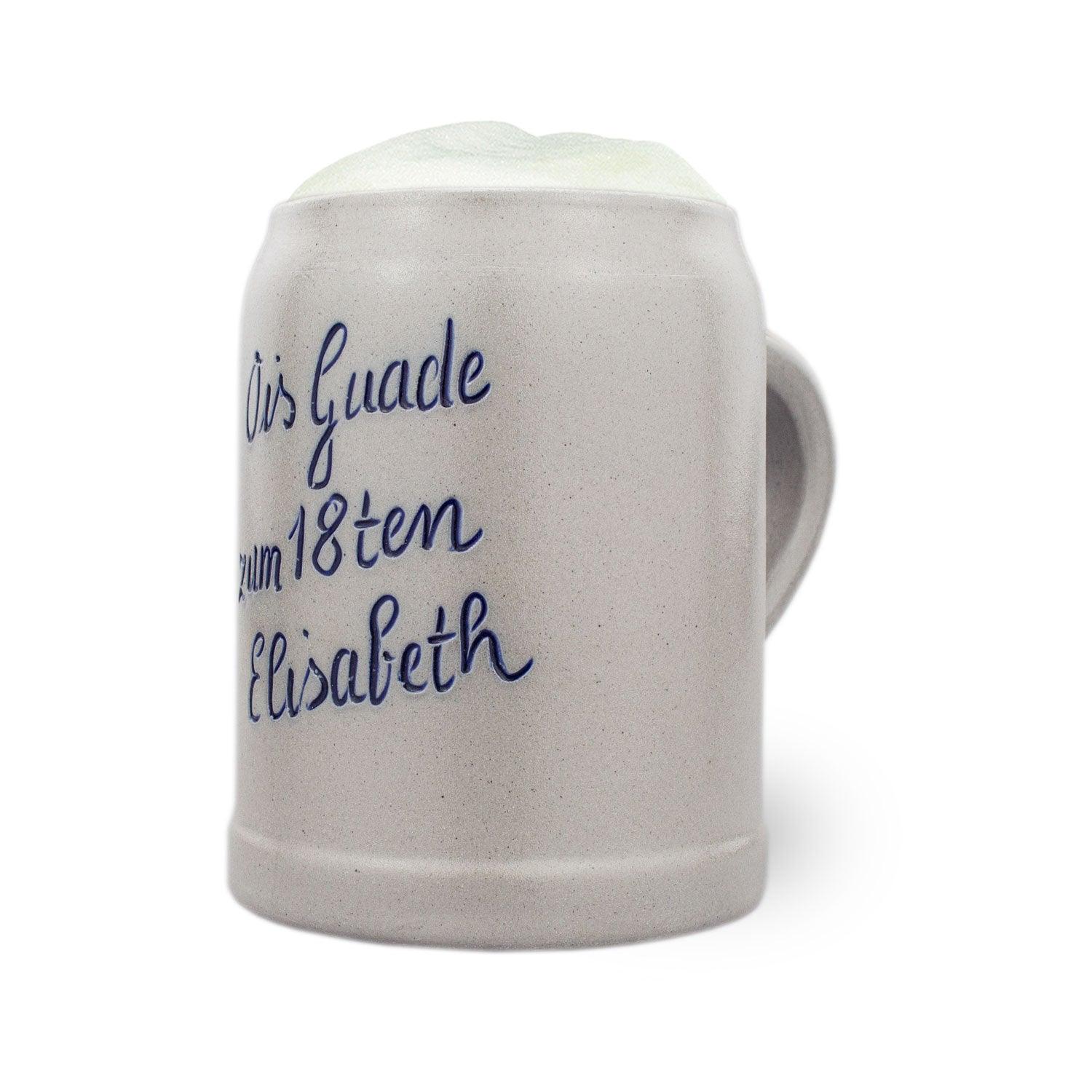 Personalisierter Bierkrug aus Stein mit blauer Gravur, Henkel und Salzglasur, handgefertigt, 0,5 Liter.