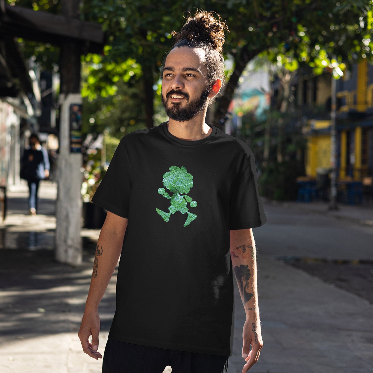 Schwarzes Herren-T-Shirt mit Pumuckl-Front- und Backprint, Sonderedition aus 100 % Bio-Baumwolle, 180 g/m².