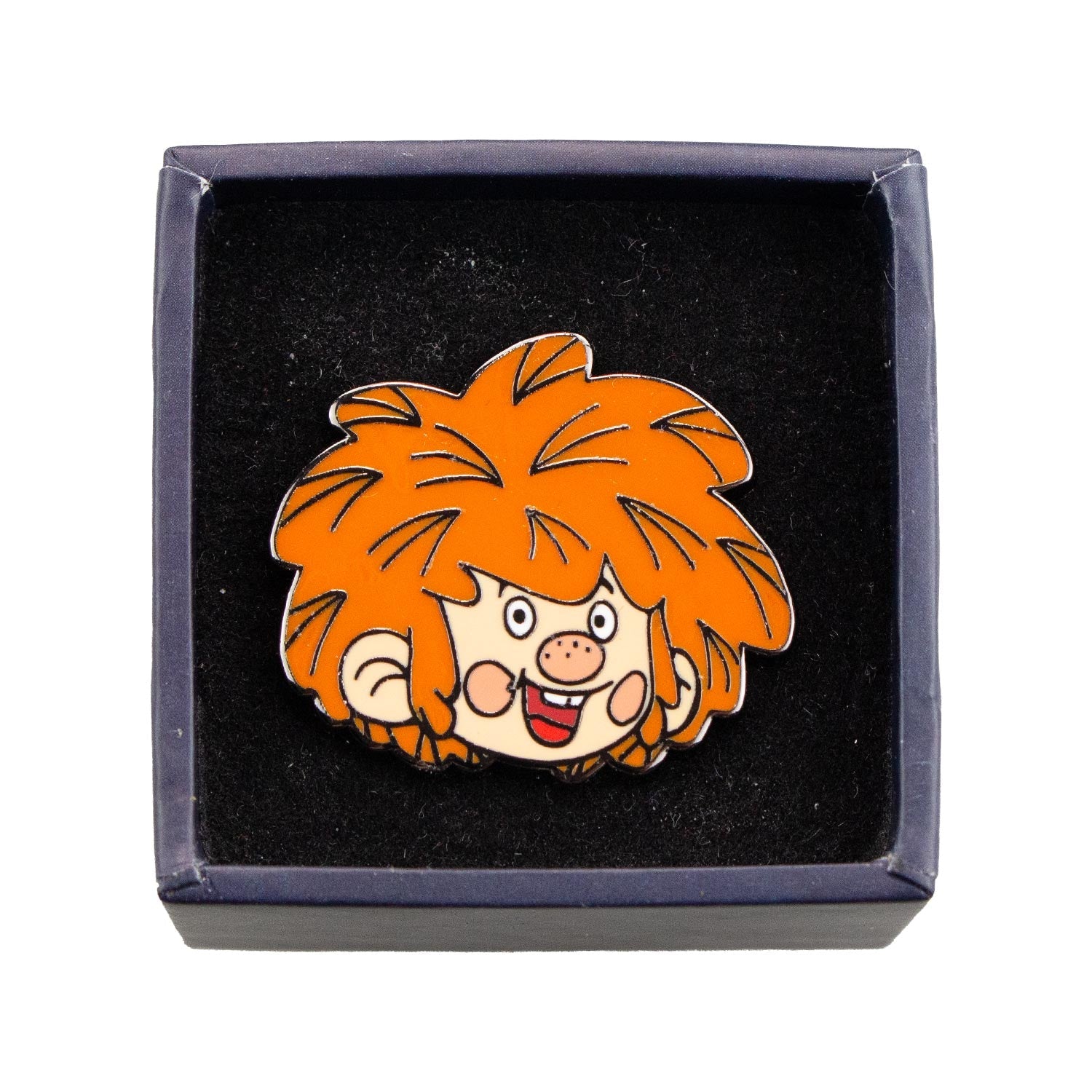 Pumuckl Retro Cartoon Pin mit frechem Gesichtsausdruck, rotem Haar und roter Nase in dunkler Geschenkbox.