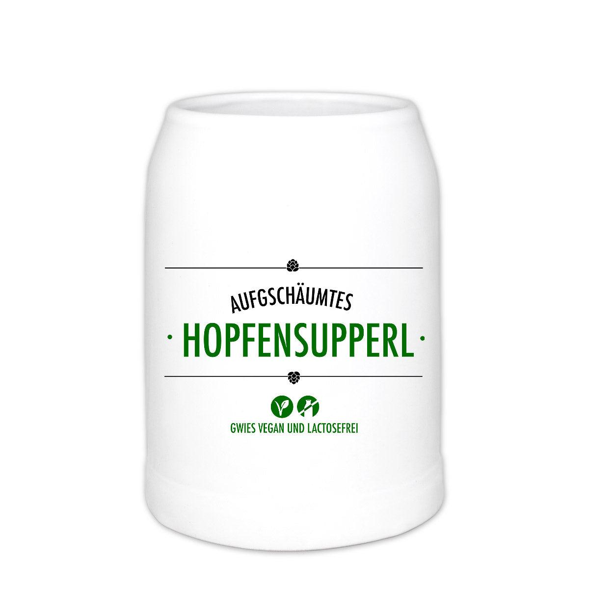 Stein-Bierkrug mit Gravur „Hopfensupperl“, personalisierbar mit Wunschname, naturfarben, 0,5 Liter, Echtkeramik.